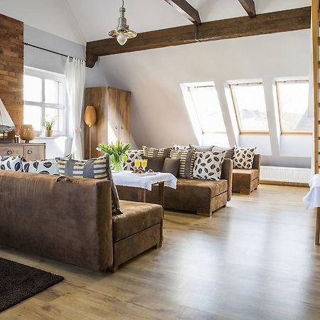 ウストカ ドム ヴァカチーニ ミストラル Bed & Breakfast エクステリア 写真