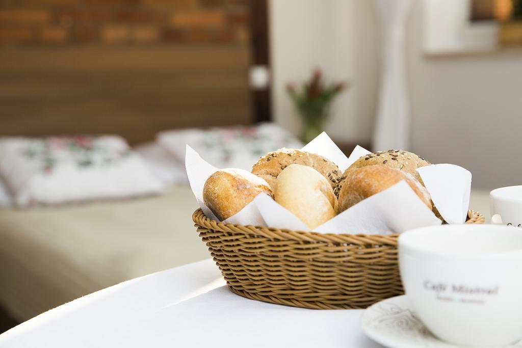 ウストカ ドム ヴァカチーニ ミストラル Bed & Breakfast エクステリア 写真