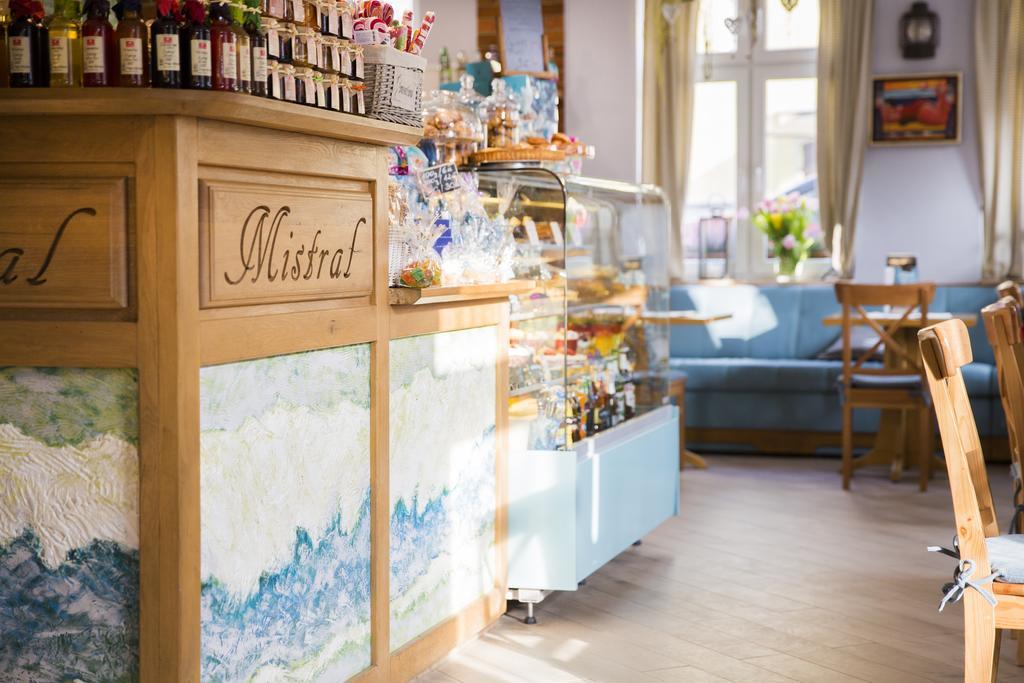 ウストカ ドム ヴァカチーニ ミストラル Bed & Breakfast エクステリア 写真